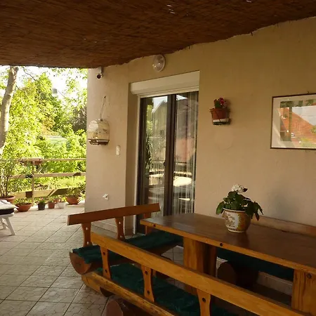 Fresh Apartman דירה *